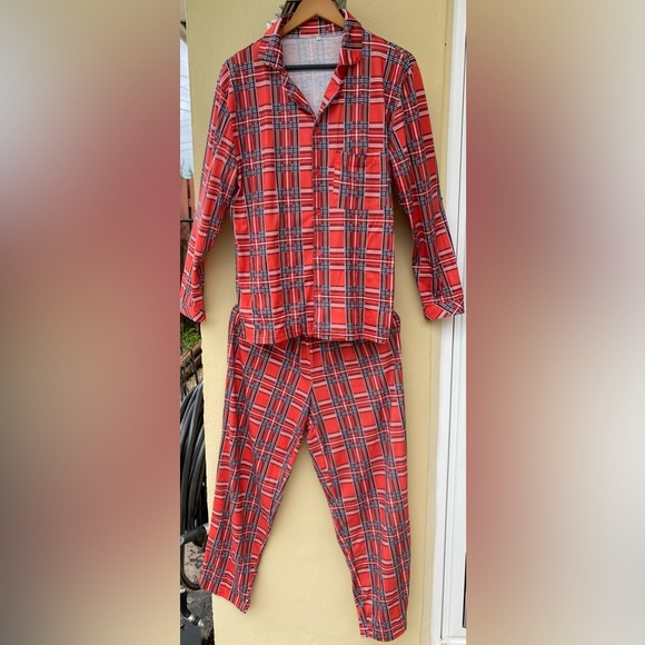 His or Hers Christmas pajama set. - Picture 9 of 9